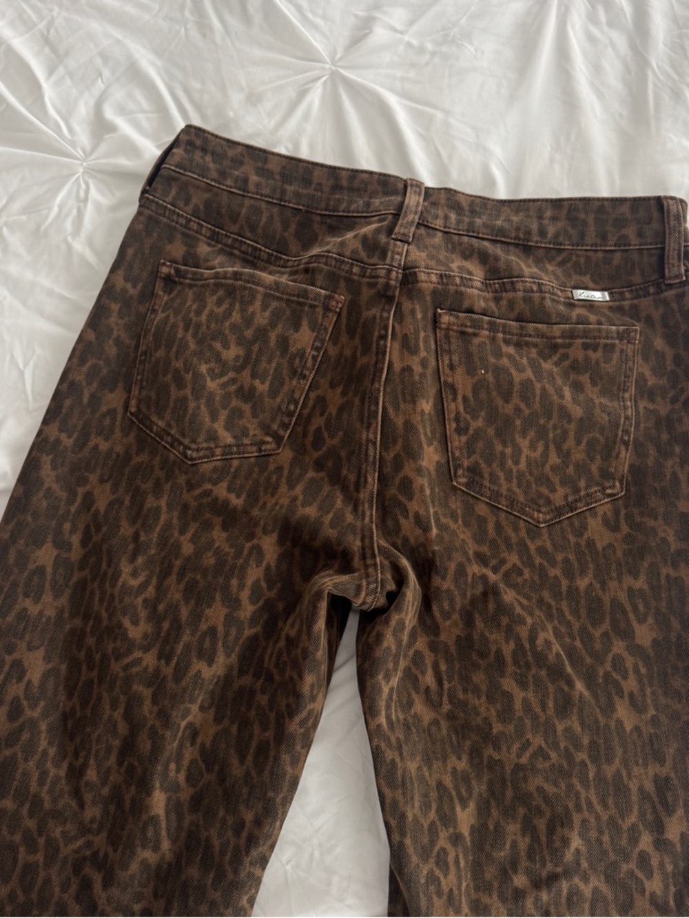 Leopard Jeans - Picture 3 of 3